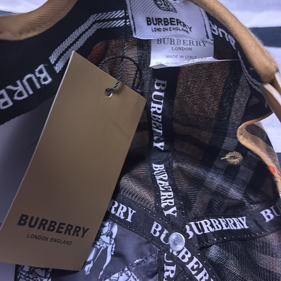 Gucci & Burberry Hat Bundle - Picture 6 of 6